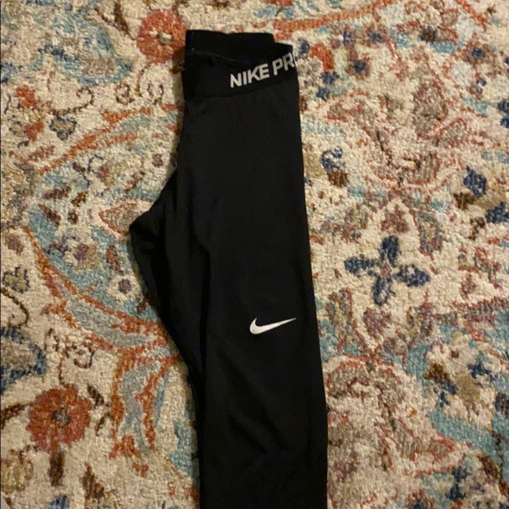 Nike pro capris